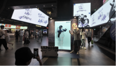 影城大廳展示櫃吸引人潮