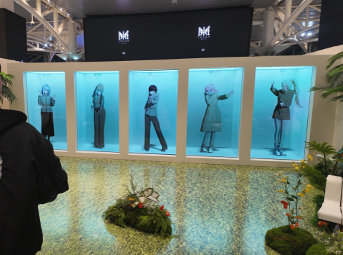 多台展示櫃串聯展出